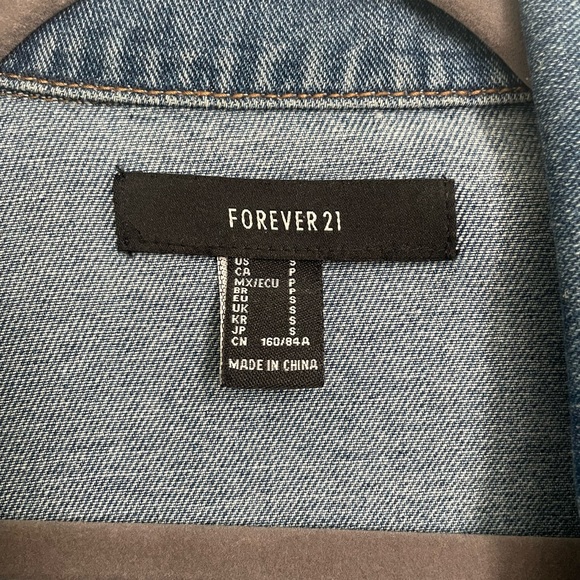 Forever 21 oversized jean jacket with distressing - Picture 2 of 4